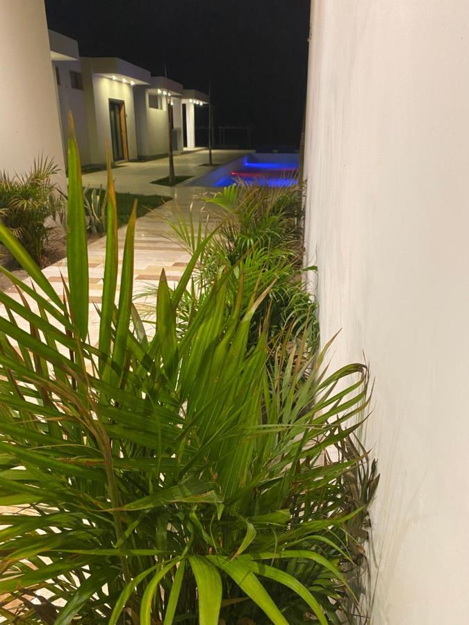 Riviera Vichayito Hotel Buitenkant foto